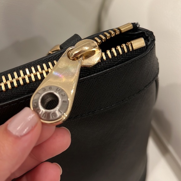 Black Henri Bendel bag (worn with l💓ve ) - Picture 5 of 8